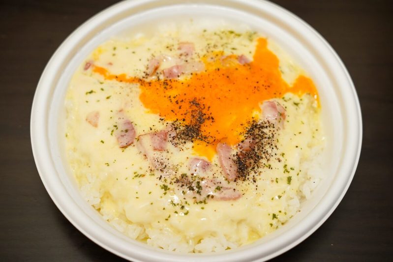 ファミマが“闇落ち”してしまう…？　新作「背徳のコンビニ飯」がジャンクすぎてたまらない