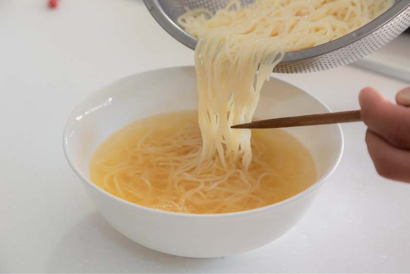 お米のめんで作った本格的なラーメン第2弾！「鶏清湯のすっきり柚子塩ラーメン」をECサイトで発売開始