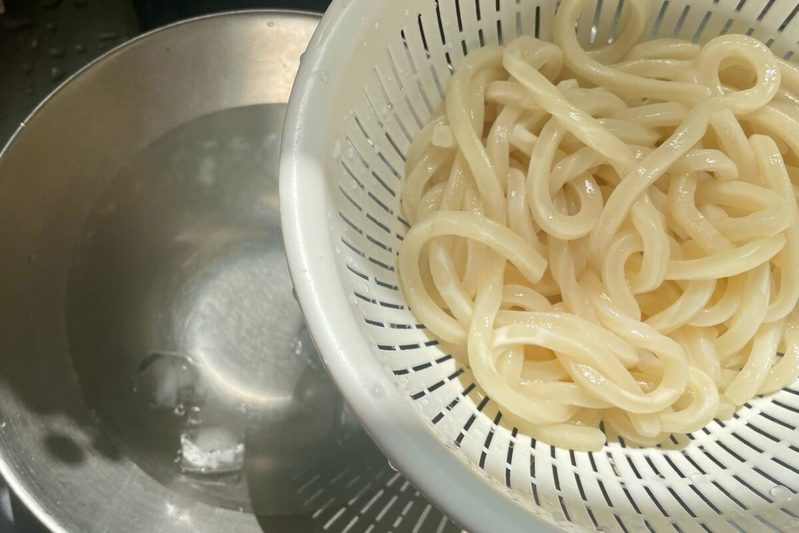 だれウマ氏の「冷やし油うどん」は爆速でできるのに飲める美味しさ　これはハマる…