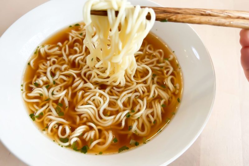 インスタント袋麺が“モチモチ食感”になる裏ワザ　「たった6分」アレしたら激変した