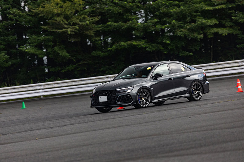 サーキット走行を意識した座学と実技でステップアップ! 「BBS JAPAN TANZO CLUB ドライビングレッスン」