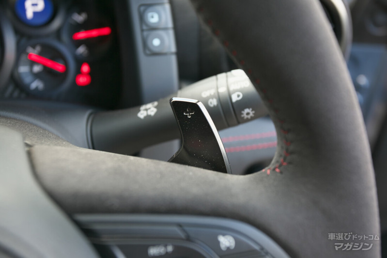 レーシングカーからのフィードバック多め。GT-R NISMOのインテリア