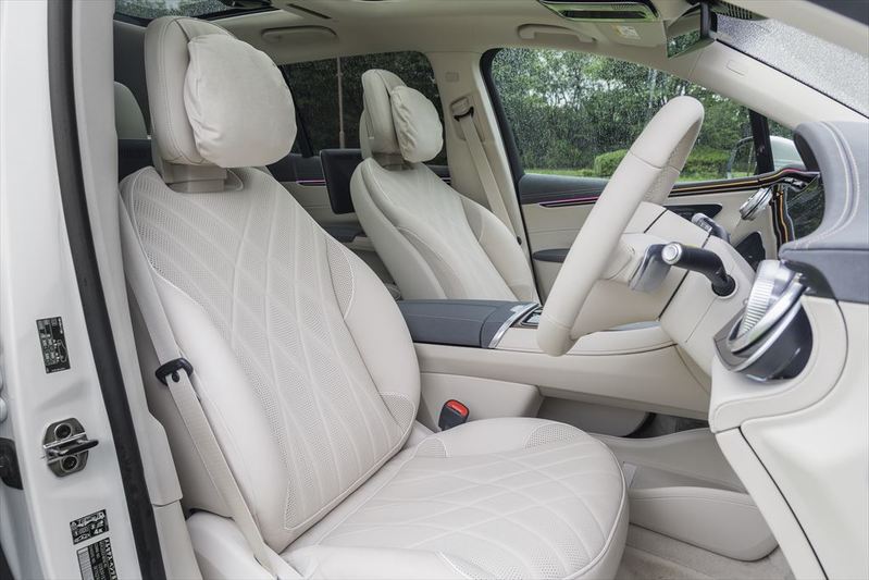 【国内試乗】『メルセデス・ベンツEQS SUV』セダン版の快適性はそのままに広大な室内空間で魅力がアップ！