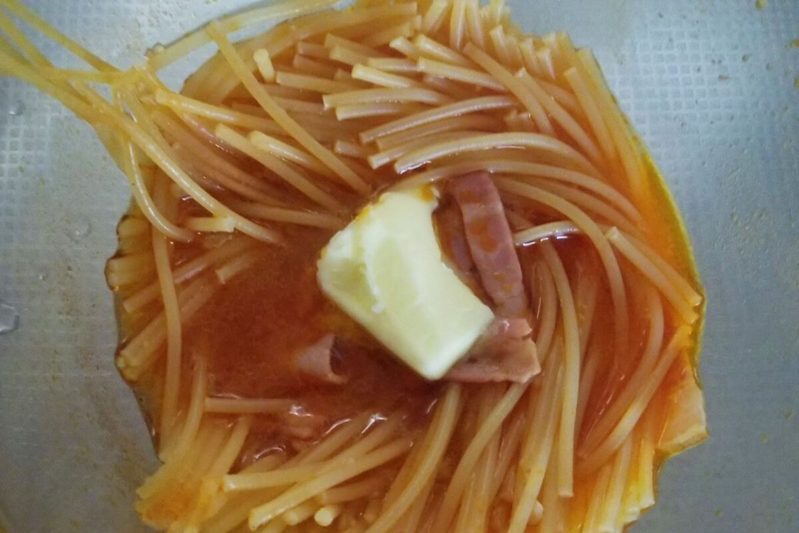 疲れた日こそ作りたい！　まみ氏のケチャップで作る「トマたまパスタ」が簡単なのに本格的