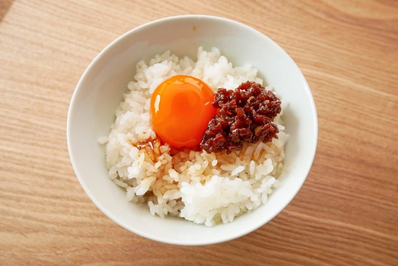 『相葉マナブ』家でできる、あの「名店おにぎり」作り方 もっちりする“卵黄”が最高