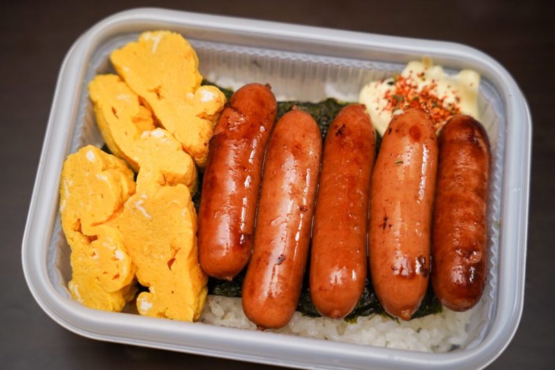 リュウジ氏考案、”バカの弁当”が簡単＆激ウマ　卵1個で卵焼きを作る裏ワザが便利すぎ