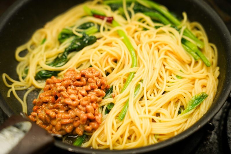 納豆の旨味が爆発　簡単なのに激ウマの『納豆のペペロンチーノ』は一度食べたらやみつきレベル