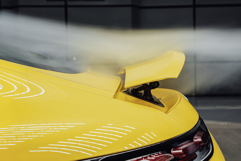メルセデス・ベンツ　レースカーのベースにもなるスーパースポーツモデルの2代目AMG GTクーペの予約受注開始