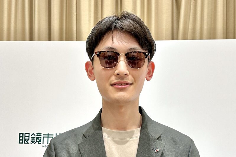 カラーレンズのサングラス、眼鏡市場社長が語る「選び方のコツ」 茶色には要注意