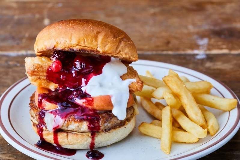 【新店OPEN】1日3食限定！「J.S. BURGERS CAFE」神戸カムバックを記念した超豪華＜神戸牛カツ＞バーガー限定販売！神戸ハーバーランドumieに2月11日（土）オープン