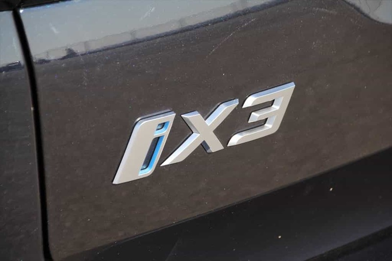 EVでも変わらぬスポーティさでファンも納得の仕上がり「BMW iX3」【JAIA輸入車試乗会】