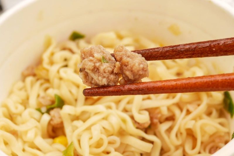 あのイオンが強気価格　数量限定の「159円カップ麺」が贅沢すぎる…