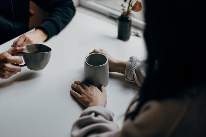 好きな人との会話で盛り上がるネタや話題を紹介!NGな話題とは?
