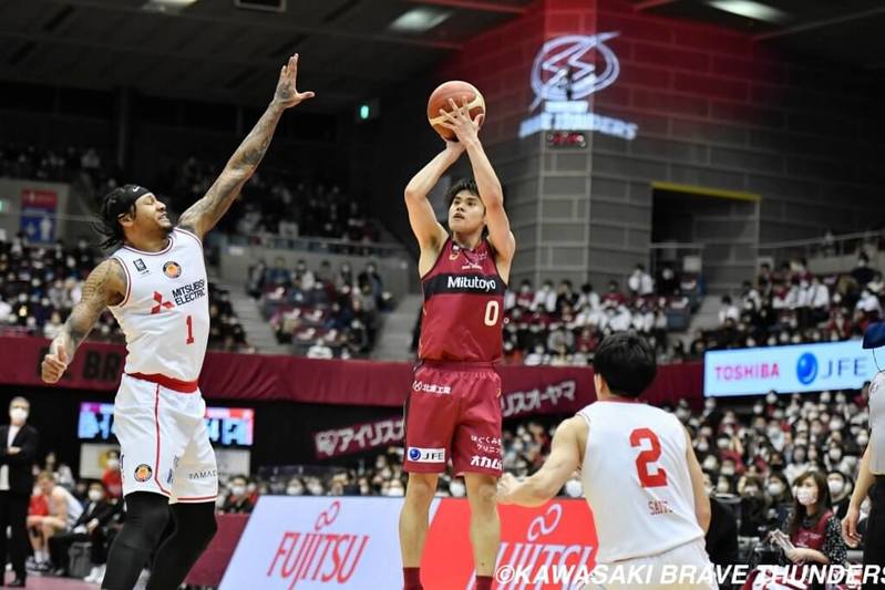 【Bリーグ】張本天傑「地区優勝目指す、個人的目標は減量です、３番ポジションの身体に戻しますよ」/ 名古屋Dが川崎に勝利