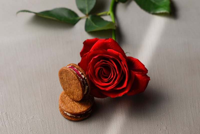 今が旬 芳醇な薔薇と滑らかなバターが融合した魅惑の薔薇バターサンドが松屋銀座POPUP Storeにて新発売!