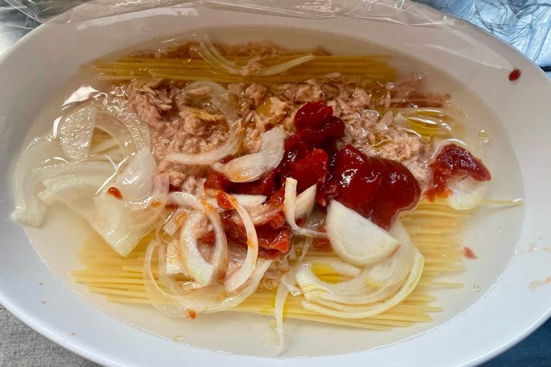 ギャル曽根、電子レンジで作る「トマトクリームパスタ」が最高　“お皿一枚”で激ウマに