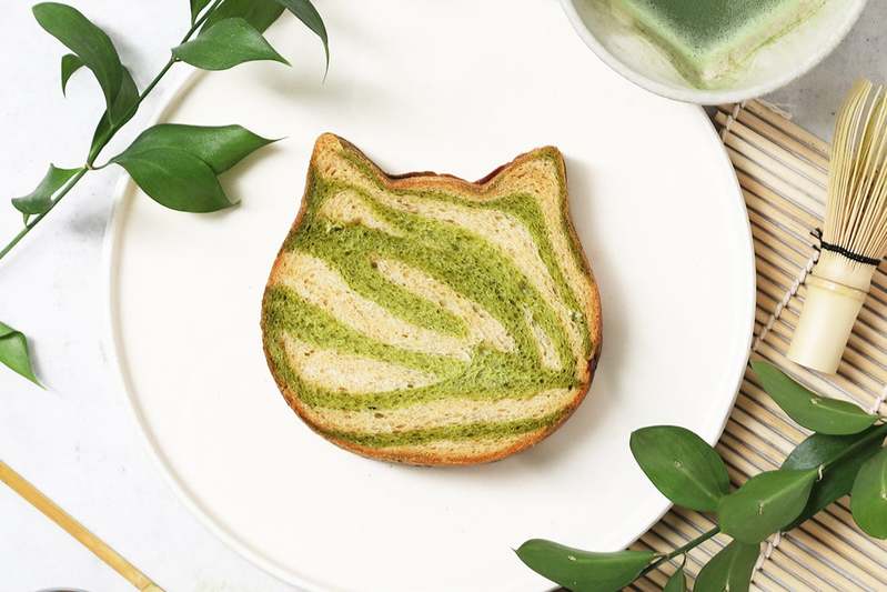 【ねこねこ5月限定商品第一弾!】『ねこねこ食パン まっ茶トラ』『にゃんチー チョコミント』が期間限定新発売!さらにねこ好きのための『ねこねこぬいぐるみチャーム』も数量限定で新登場