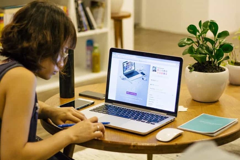 仕事が遅いのはなぜ？仕事が早い人との違いや見習いたい習慣を解説！
