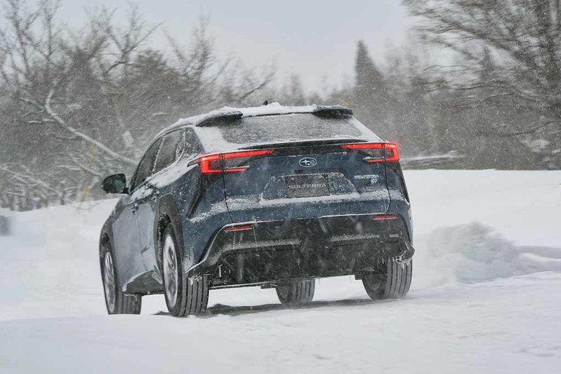 これってスバル車の中でも一番雪道で安定して走れるモデルかも!?「スバル ソルテラ」【河口まなぶ動画試乗インプレッション】