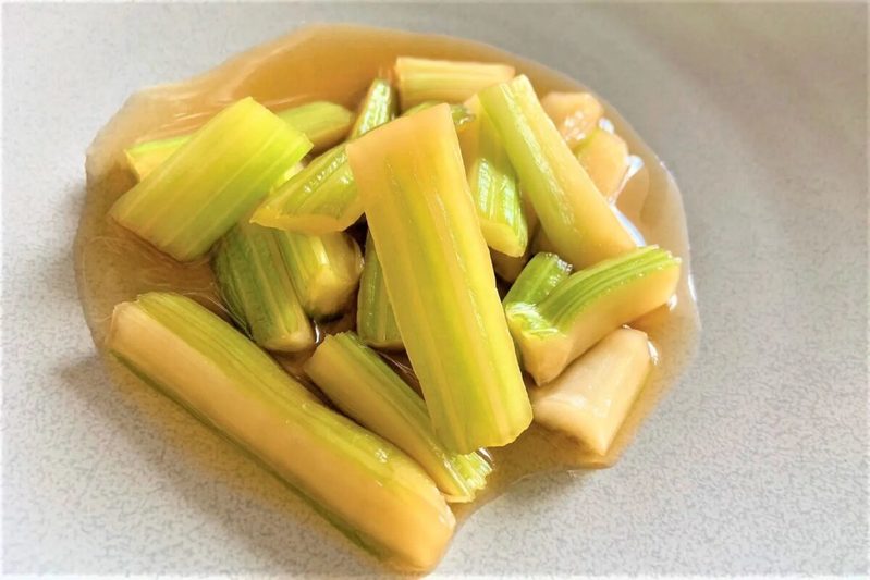 北斗晶の「セロリの食べかた」に驚き…　“あの調味料”に漬けるだけで絶品の副菜に
