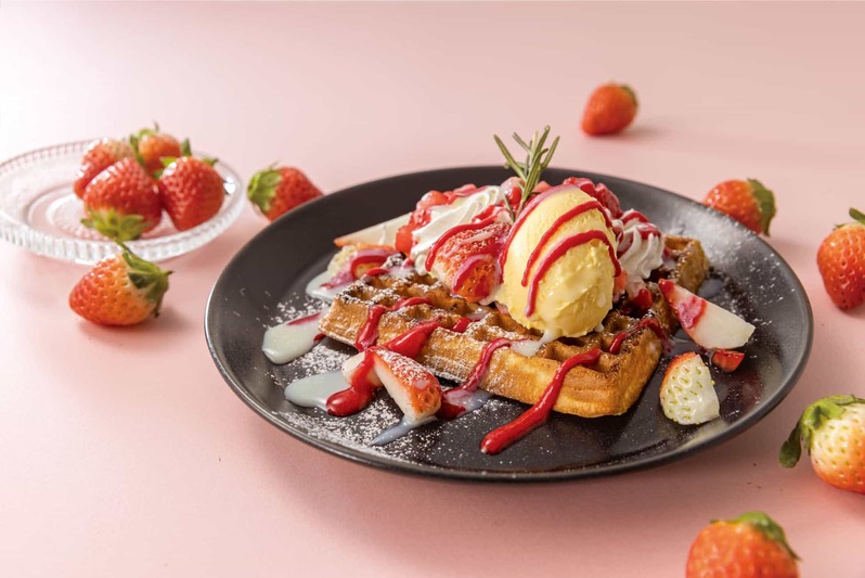 【期間限定】倉式珈琲店が「ストロベリーフェア」を2月13日(月)よりスタート。パフェやワッフルなど、いちごをふんだんに使用したメニュー4種が登場。