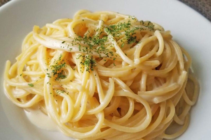 よつば。氏の「レンジで簡単！クリームパスタ」　たったこれだけの材料でパスタが作れるなんて…