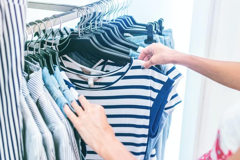 服を売るならどこがいい？いらない服でも買取してくれるおすすめの業者をご紹介！