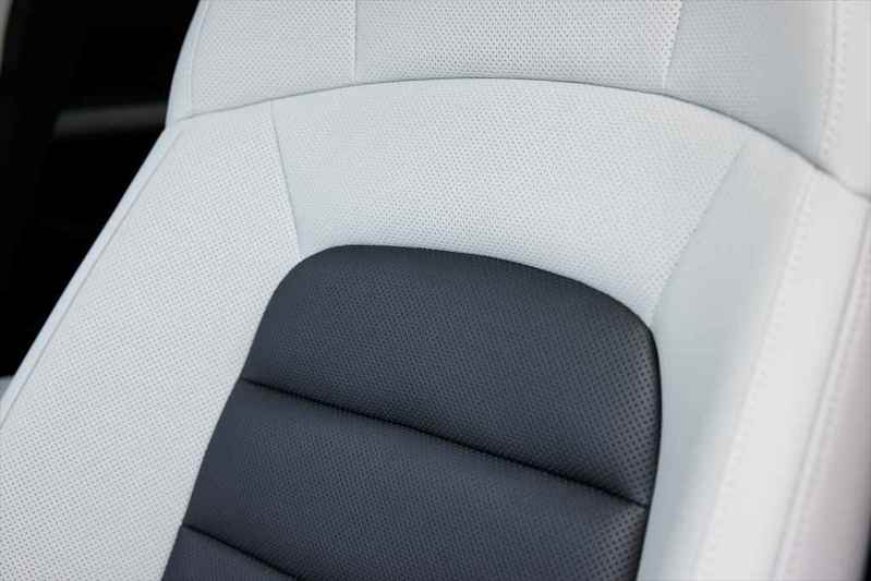 その数40超えで総額777万円以上のオプションを装備!【吉田由美のスーパースポーツ驚愕オプション紹介】ポルシェ タイカンターボ クロスツーリズモ編