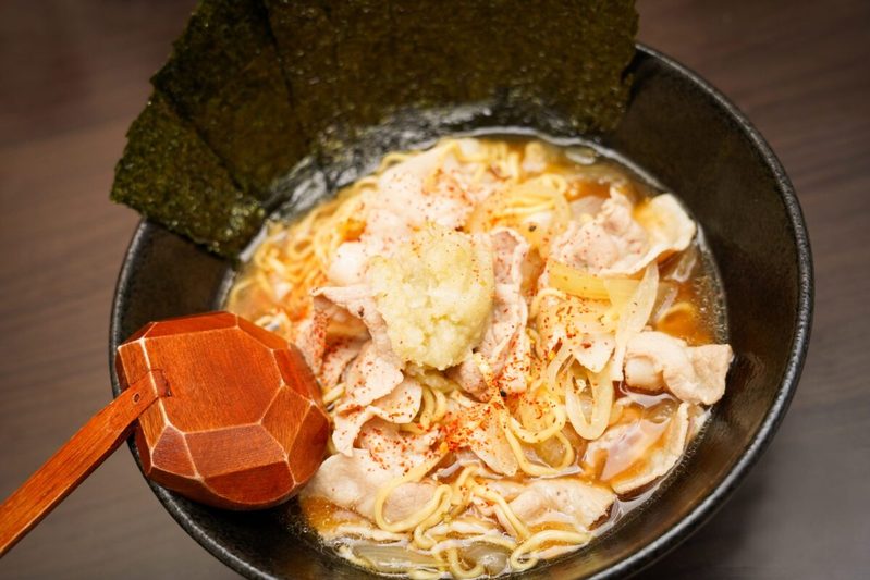 リュウジ氏の『マルちゃん正麺』を使った“究極の肉そば”が最高　ポイントはトッピングのアレ…