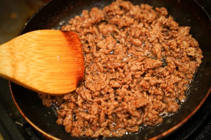 名店「創作麺工房 鳴龍」の担々麺を自宅で楽しめる　濃厚なごまの風味と旨辛味が最高すぎる…