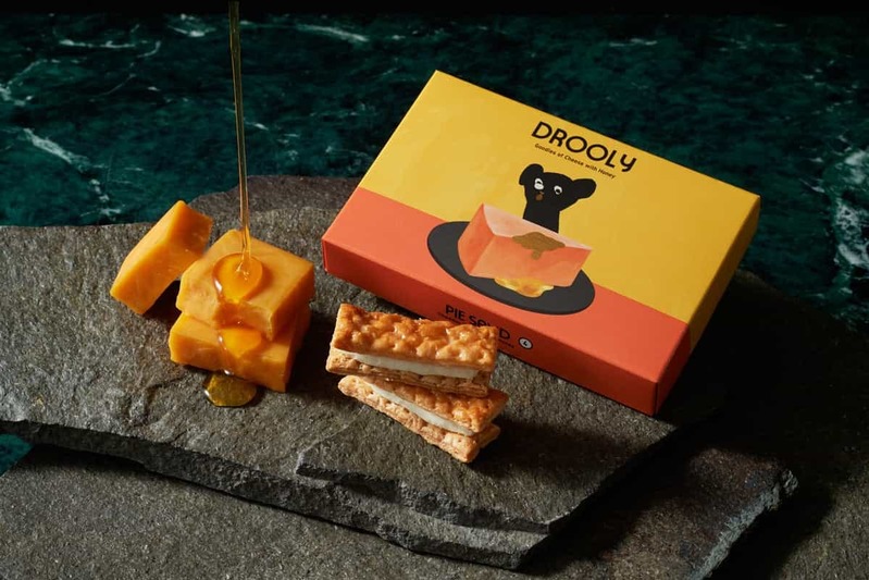 甘酸っぱい春のフレーバー!大阪で大人気の【DROOLY(ドローリー)】から、昨年大好評の季節限定味、「パウンドケーキ」「フィナンシェ」〔チェリー&カマンベールwithハニー〕を数量限定で発売致します!