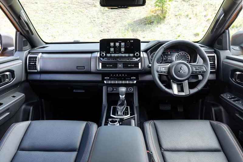 次期「デリカ」は無骨さとスタイリッシュさを融合したデザインに!? 三菱が電動クロスオーバーMPV 「三菱D:Xコンセプト」を世界初披露【ジャパンモビリティショー2023】