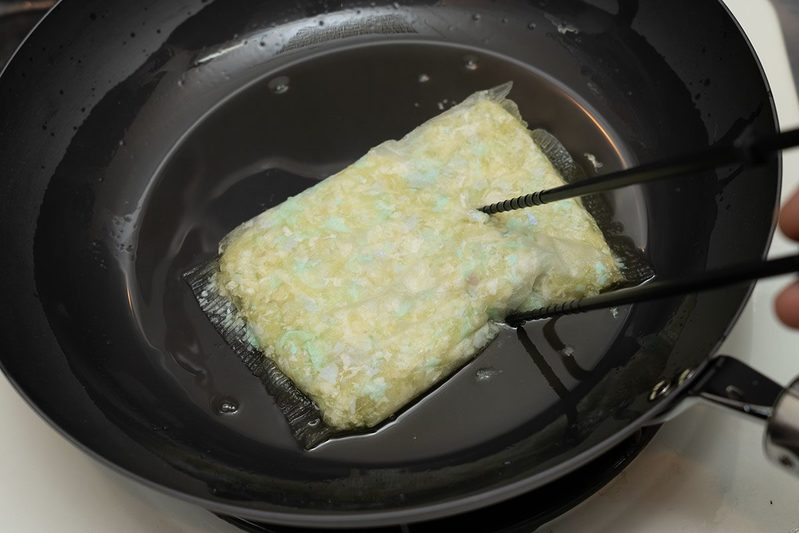 処理に困る「揚げ物後の油」を“約30円”で解決してくれる 最高のアイテムを発見
