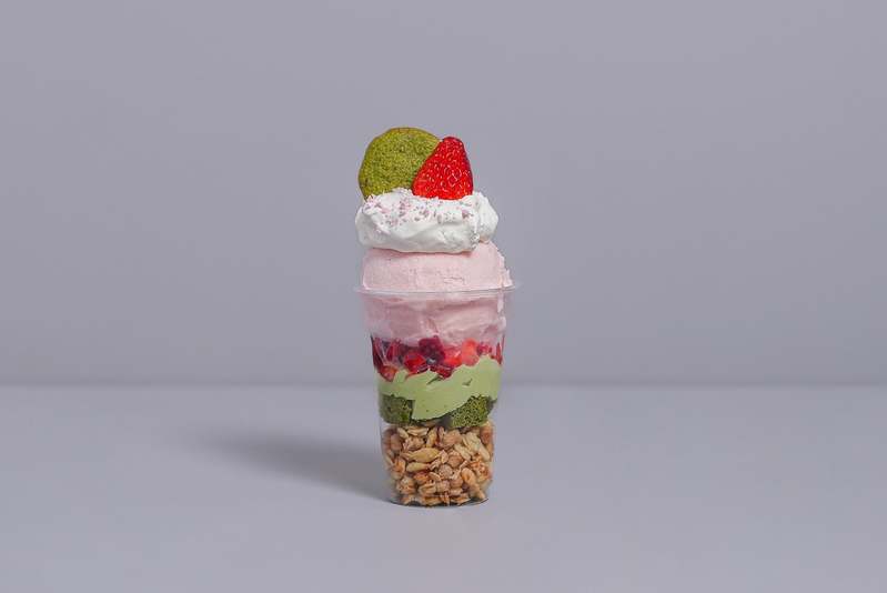 お花見シーズン到来!植物由来のカラフルバンズが話題の「BUBBLES BURGER(バブルスバーガー)」にて、”桜尽くし”の限定メニューが2023年3月16日(木)より期間限定でスタート!