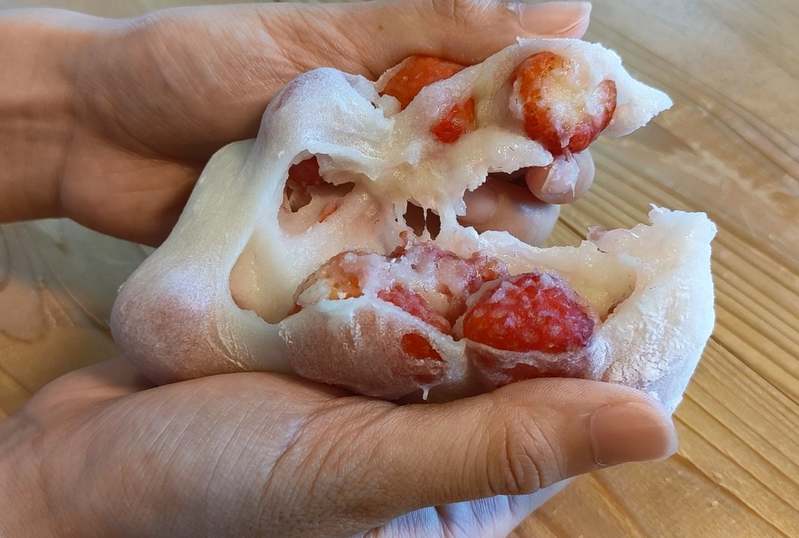 かつてない3時間で爆弾する！？ごろごろ生いちごミルク爆弾大福