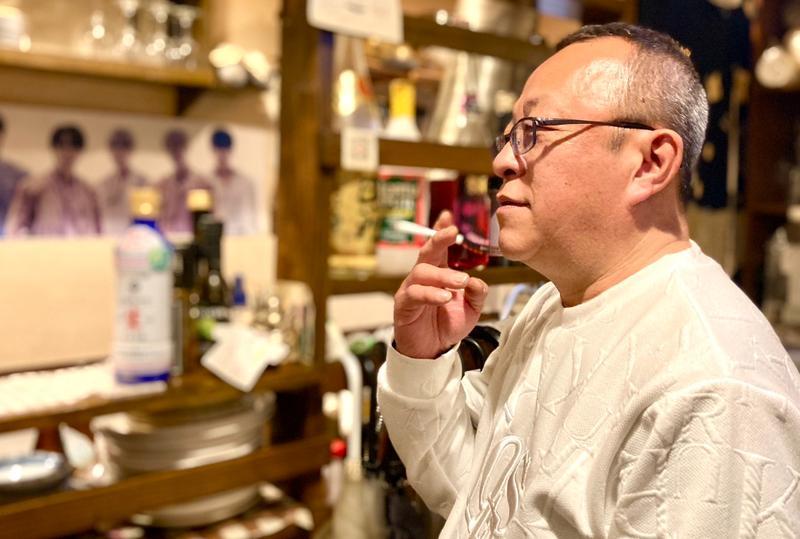 マスターの人柄と優しい常連さん達に惹かれる～！『立呑み大學』賑やかに呑んで楽しもう！