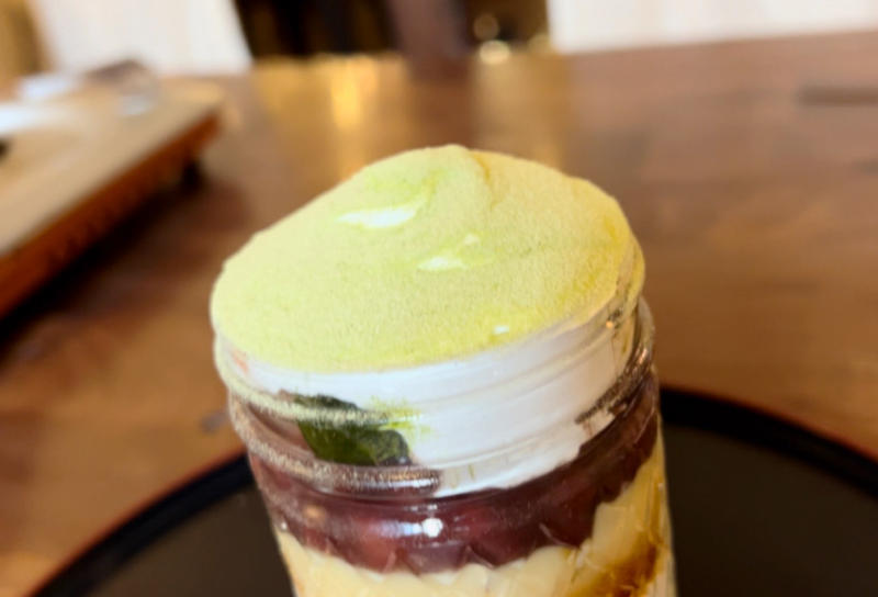 大きなかわいいパフェがいただける!全てがかわいいお店『CAFE NOOON』