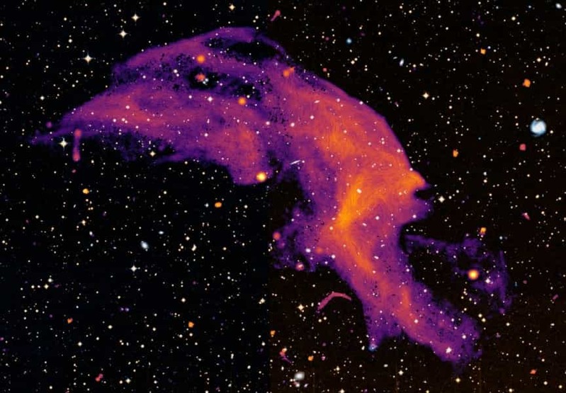 銀河団同士の衝突が天の川銀河の60倍に及ぶ「宇宙最大の衝撃波」を生んでいた