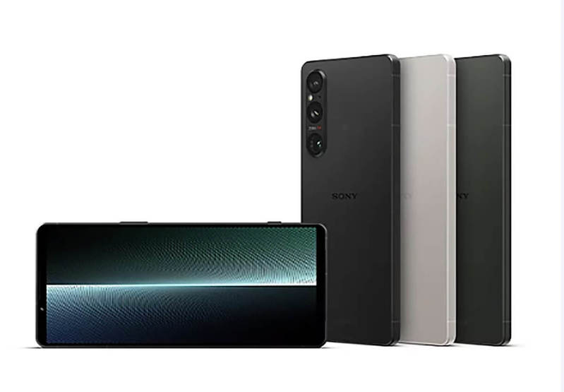 ソニー折りたたみスマホ市場に参戦のうわさ「Xperia F」登場？