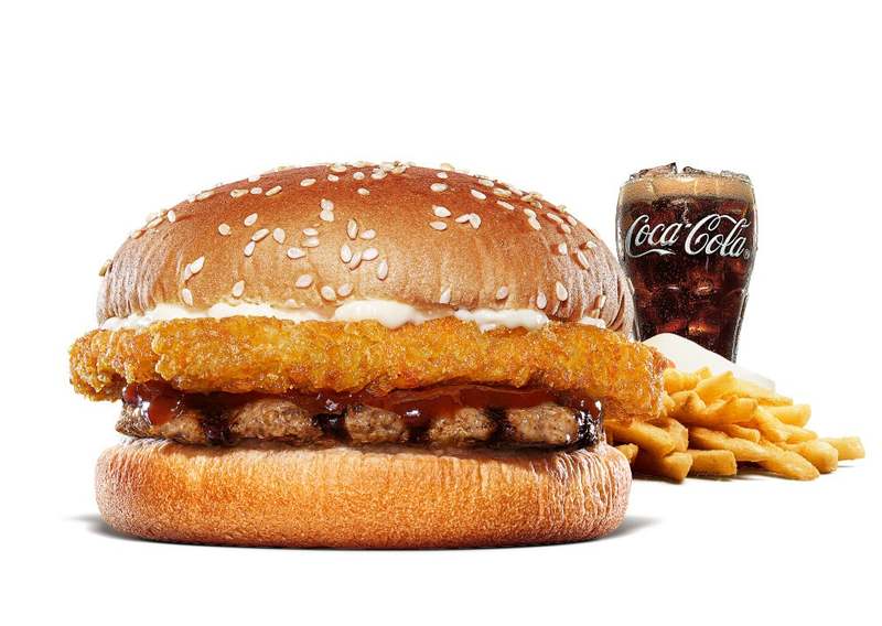 バーガーキング®の“ビッグマウス”は直火焼きだから旨い！炎で焼いた香ばしい100％ビーフから肉の旨味が溢れ出す　ダブルビーフにベーコン8枚「ベーコンブースター」ビーフ3枚に贅沢チーズ「チーズ＆チーズ」