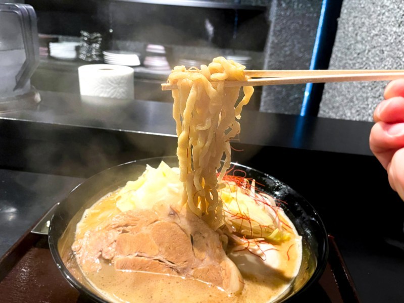 見た目ヘビーなのに優しい一杯！1日20食限定の無化調二郎系ラーメン