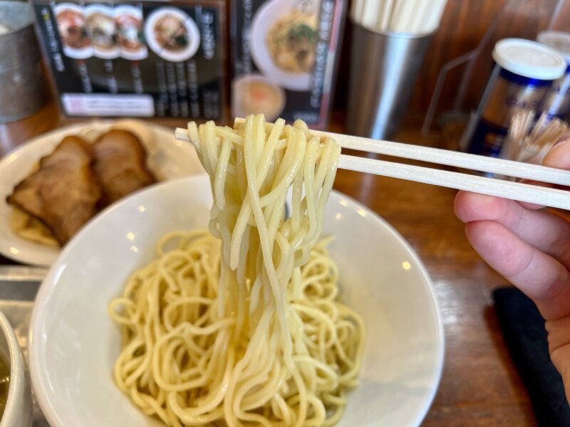 ツルモチ自家製麺の塩つけ麺が自慢！炊き込みご飯付で嬉しい『十八製麺』