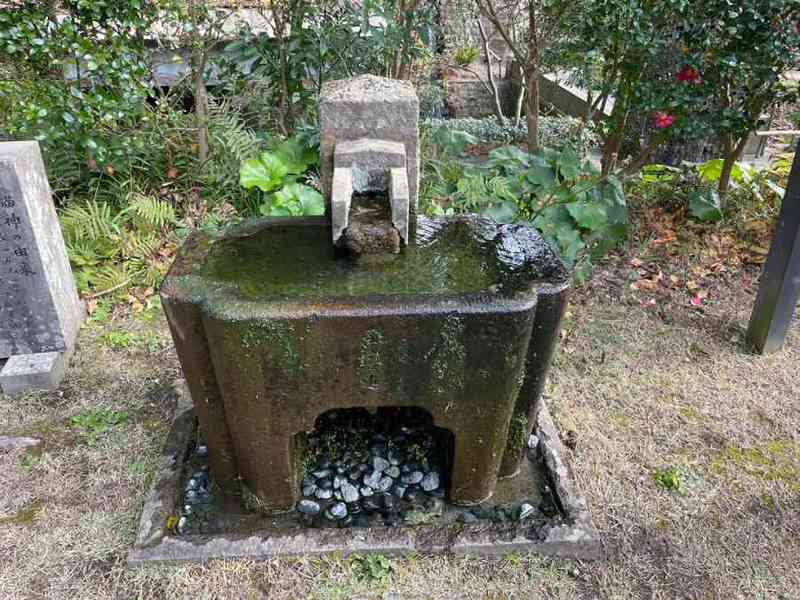 猫を祀る神社が鹿児島の観光名所「仙厳園」内にあるらしい　「猫神社」参拝レポ