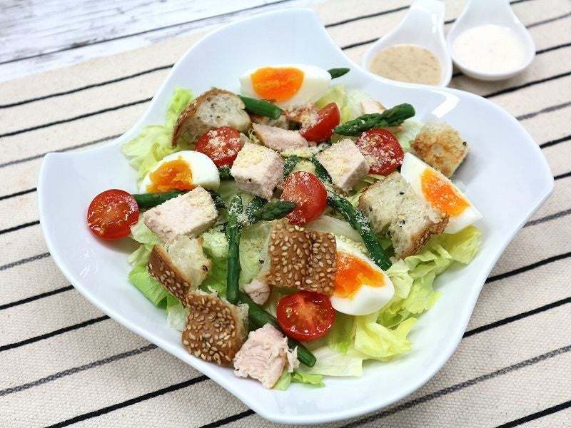 一皿でおなかいっぱい！春の主役級サラダを提案。手作りサラダに便利なカット野菜やサラダチキンにボーナスポイントプレゼントも！