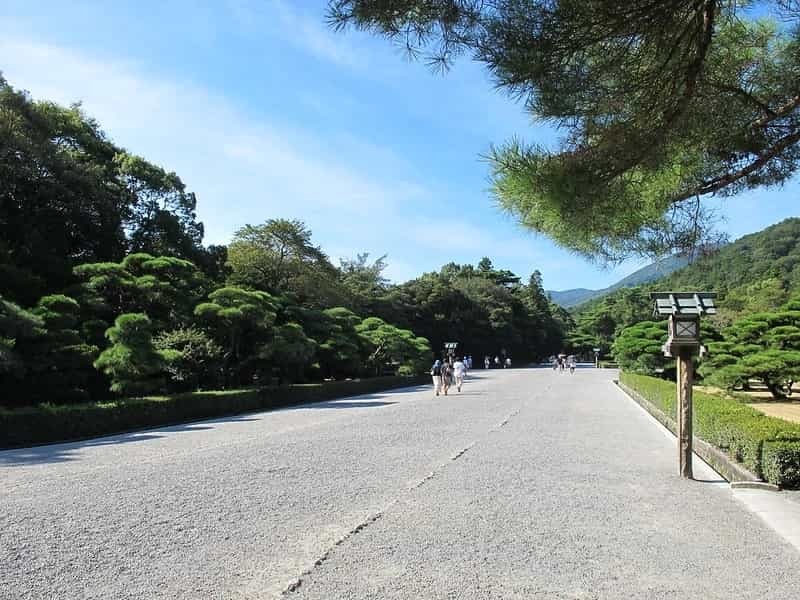 見頃に合わせて参拝、伊勢神宮の紅葉のベストシーズンは？人気スポットもご紹介！