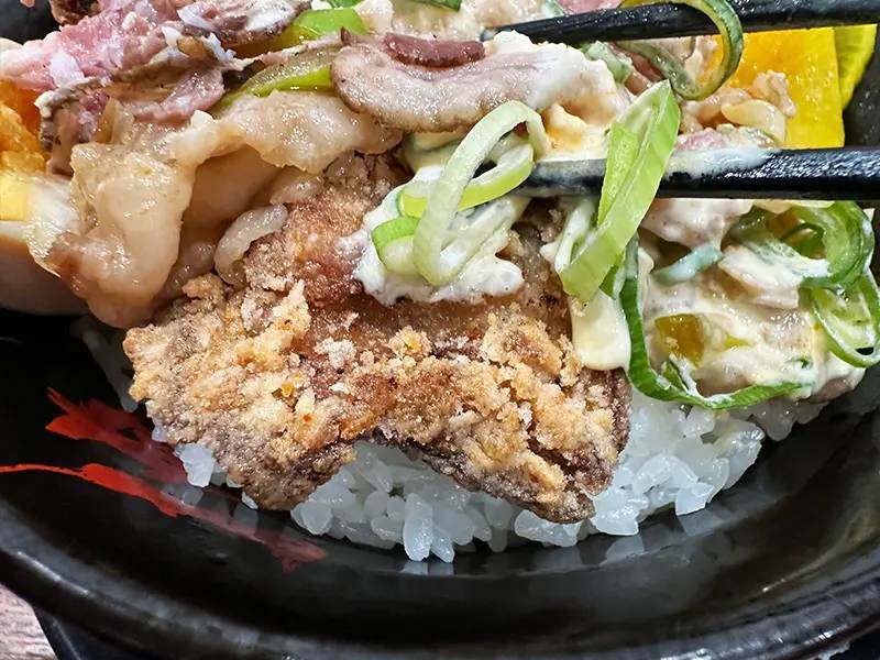 すた丼の聖なる一杯「極み肉玉ツリーすた丼」実食　一口ごとの多幸感がヤバッ！