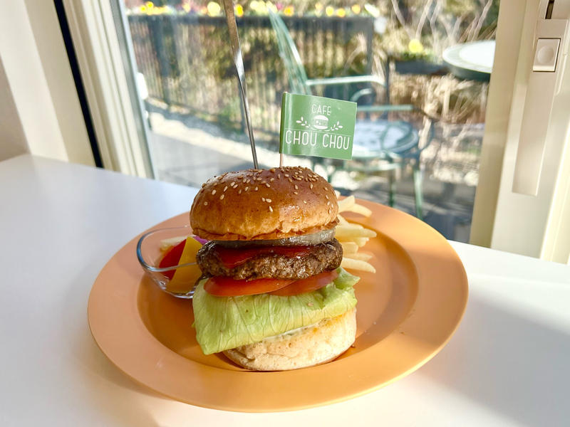 高尾の自然の中に本格ハンバーガーショップ発見！『Cafe chouchou』