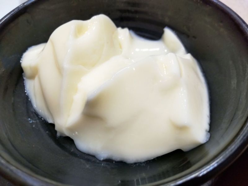 白くてプルプルのデザート「ブランマンジェ」とはどんなお菓子?パンナコッタや杏仁豆腐とは何が違う?