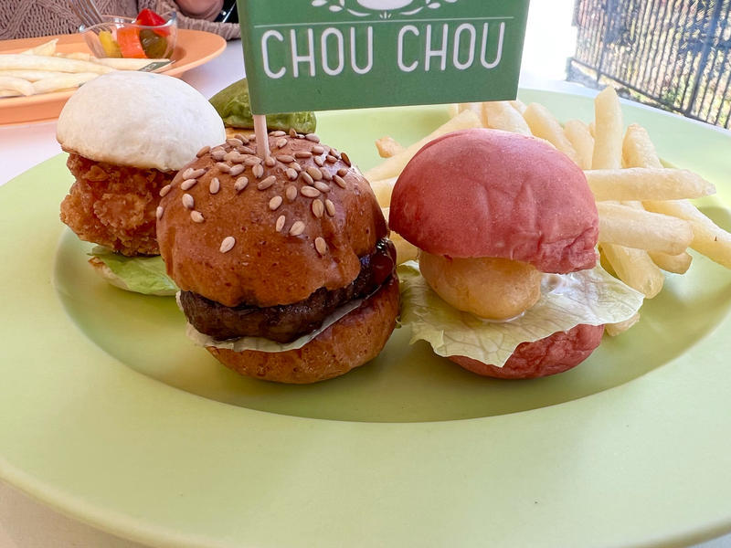 高尾の自然の中に本格ハンバーガーショップ発見！『Cafe chouchou』