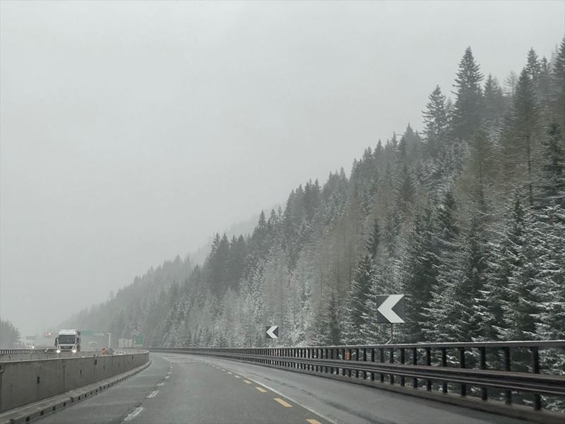 WEC第2戦の取材でイタリア・イモラに行くも、4月なのに道中で吹雪に見舞われるなんて！ フェラーリミュージアムも堪能！【池ノ内ミドリのジャーマン日記】